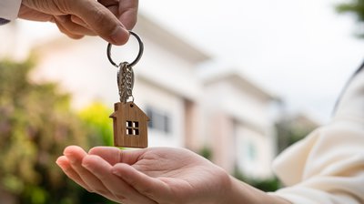 5 Costly Mistakes Landlords Make When Self-Managing Rentals cover