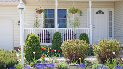 Attract Buyers with Proven Staging Techniques cover