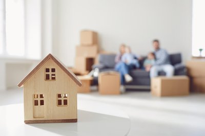 Pros And Cons Of Selling A House By Private Treaty Vs Auction cover